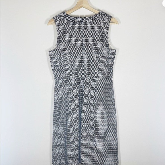 J. Crew Fit and Flare Eyelet Dress Pleated Pockets Sleeveless Black White Sz 4 - Picture 2 of 7